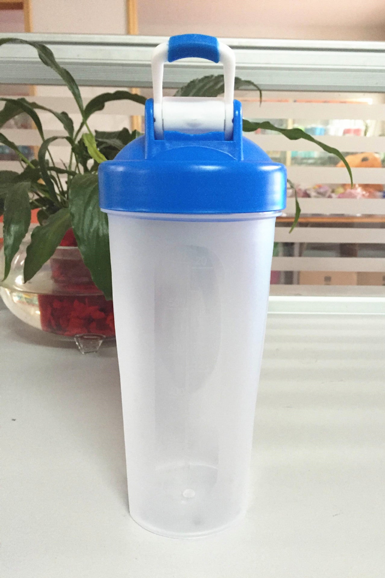 Fashion Portable Fitness Plastic Shaker Cup